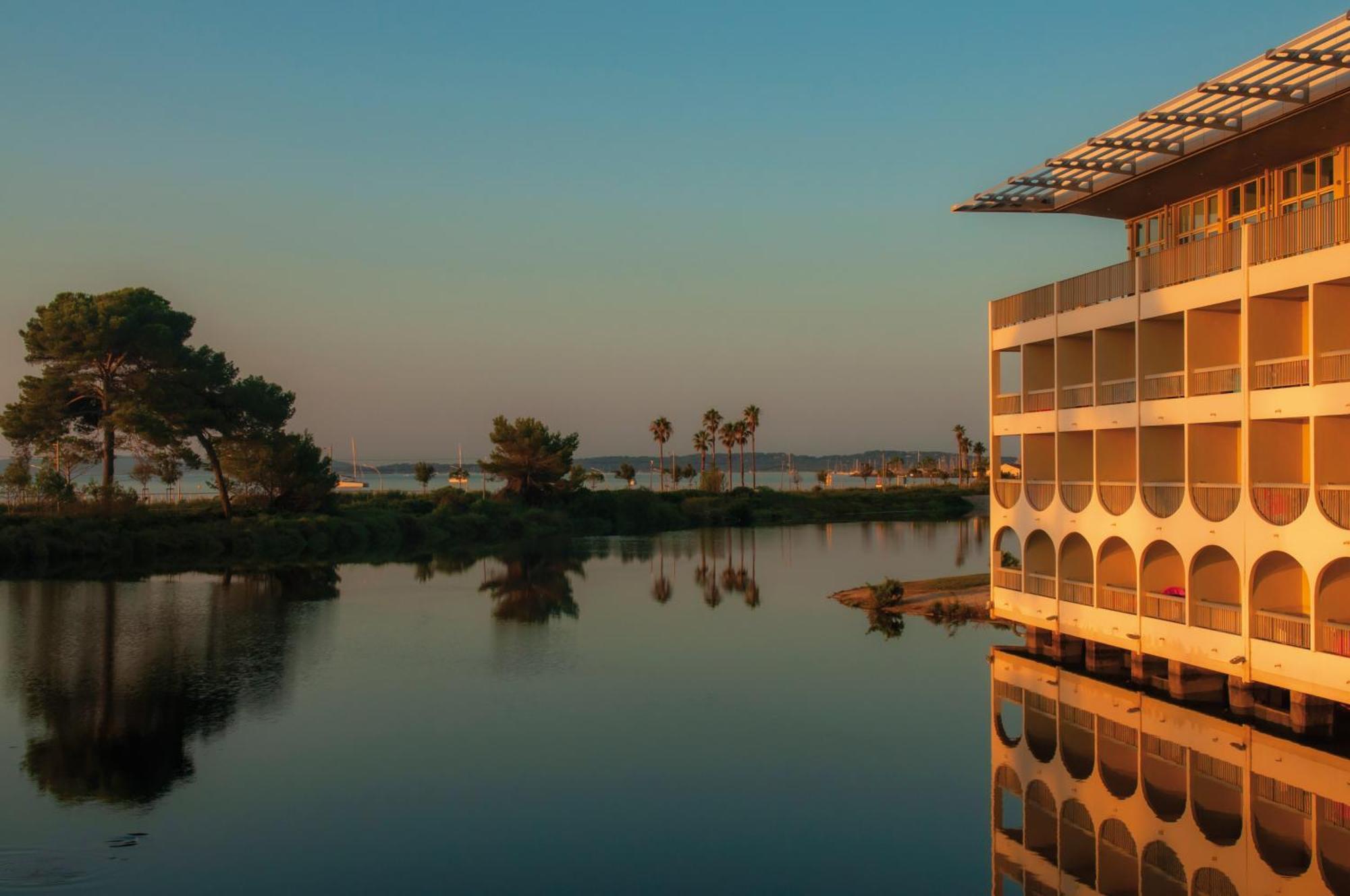 Hotel Club Le Plein Sud Vacances Bleues Йер Экстерьер фото